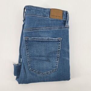 American Eagle Women's blue Jeans Size 4 Blue Denim Cropped Wide Leg Raw Hem